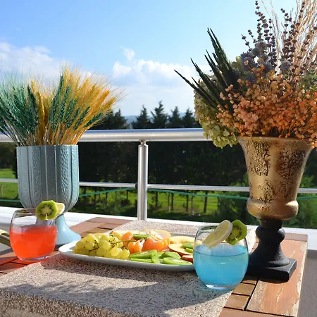 Marinn Deluxe 2* ילובה